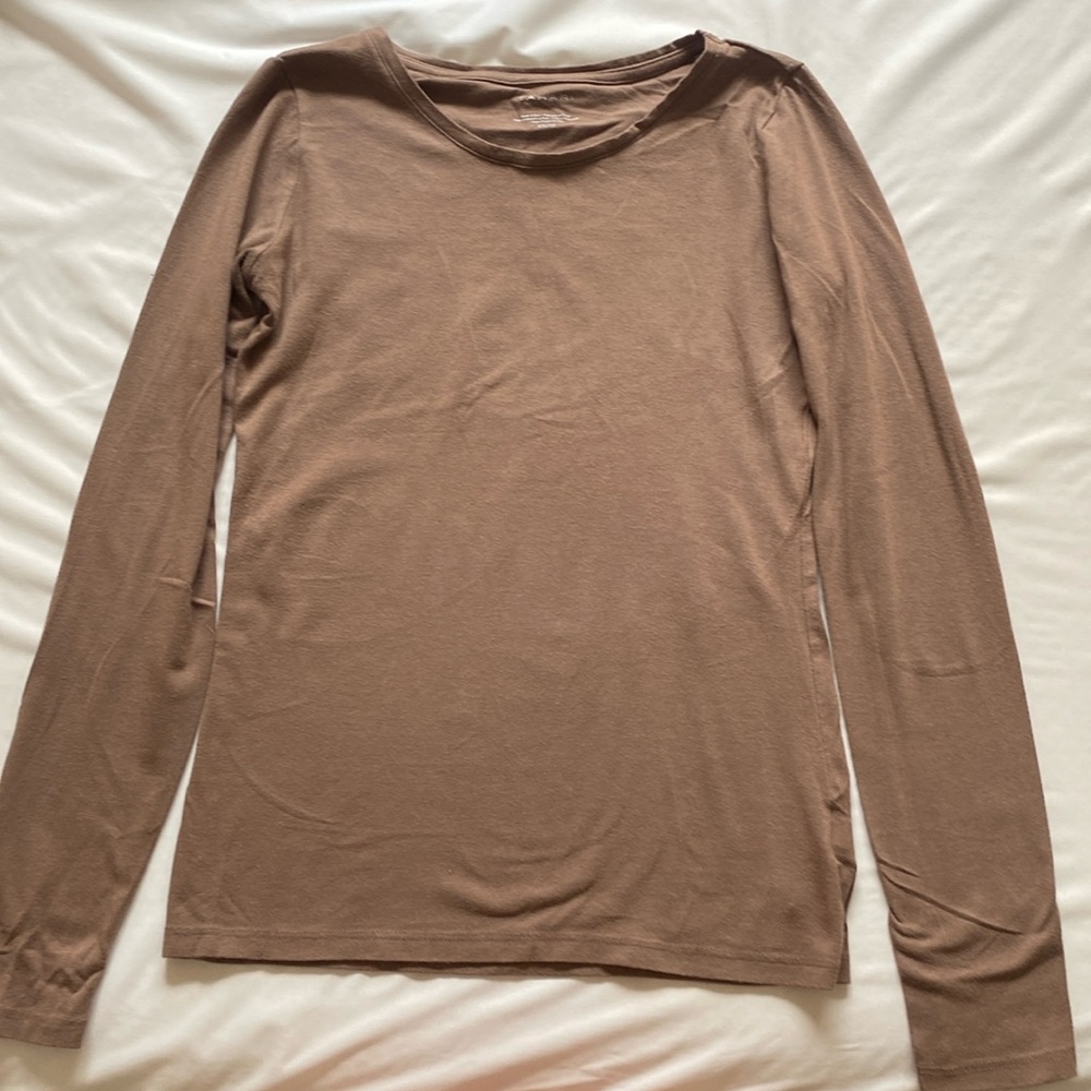 Tahari light brown long sleeve tshirt XS